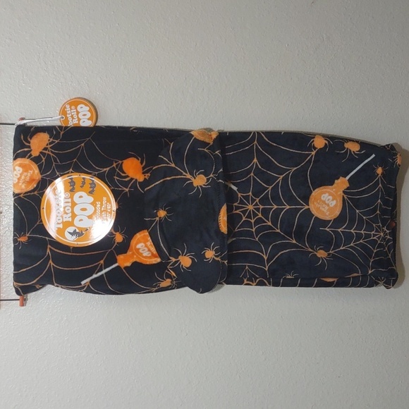 HALLOWEEN Tootsie roll Pop hooded plush throw. 50x60in - Picture 1 of 8